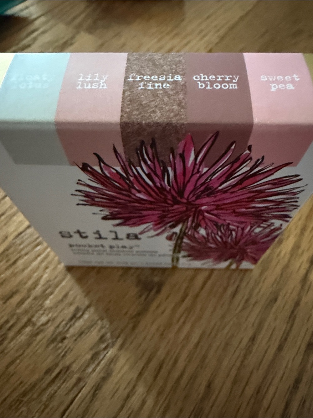 Stila Pocket Play Shadow Palette